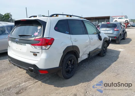 2022 Subaru Forester Wilderness z USA, uszkodzony, nr VIN JF2SKAMCXNH527700